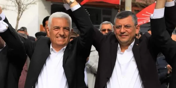 Özgür Özel’den Osman Gürün’e övgü: “ ‘Atatürk gibi adamsın’ derdim”