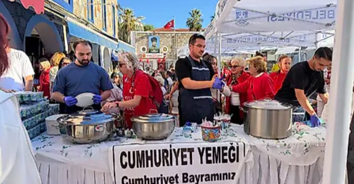 Bodrum’da Cumhuriyet sevgisi aynı sofrada buluştu